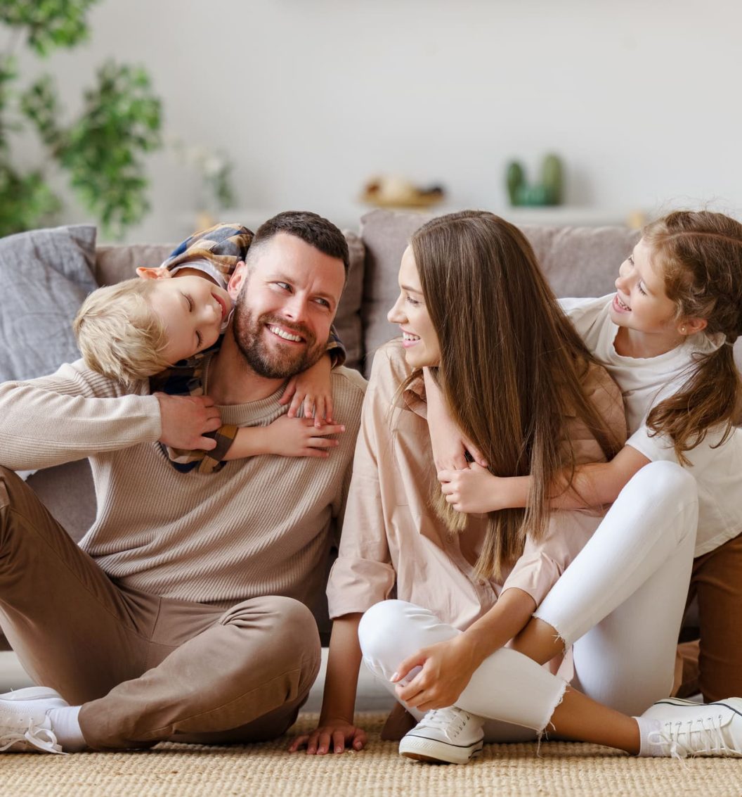 house-of-healing-oregon-family-laughing